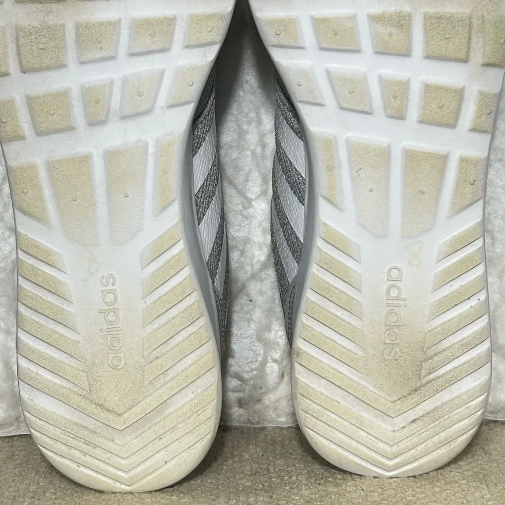 Adidas Womens Gry QT Racer 2.0 Cloudfoam Running Athletic Sneakers Shoes SZ US 9